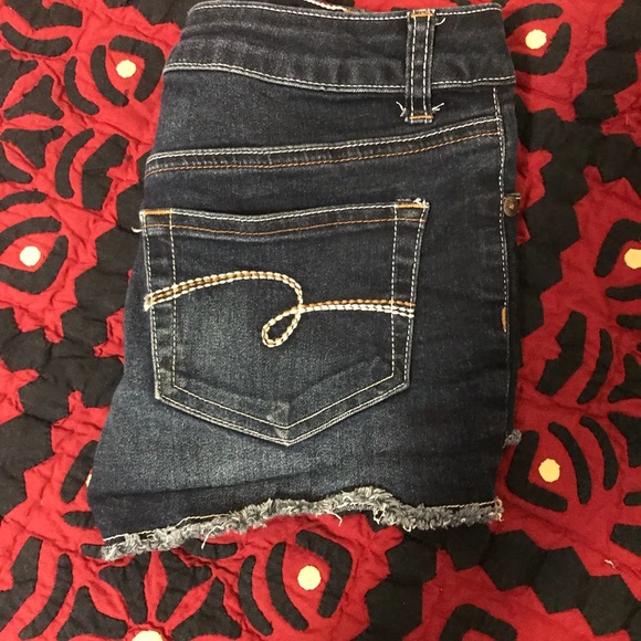 Girls Justice cut off denim shorts - Picture 4 of 4